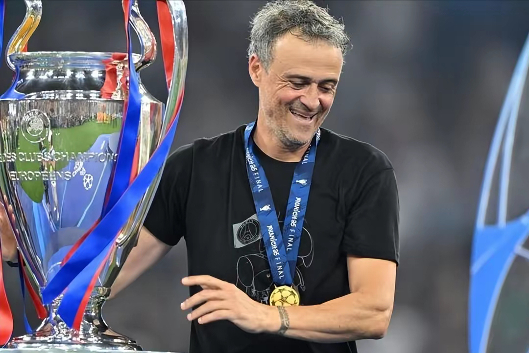 爱游戏ayx体育app -包含今夜欧冠传出新动向，罗马绝杀压哨，管理层表态——赛场秩序良好，团队化学反应显著的词条